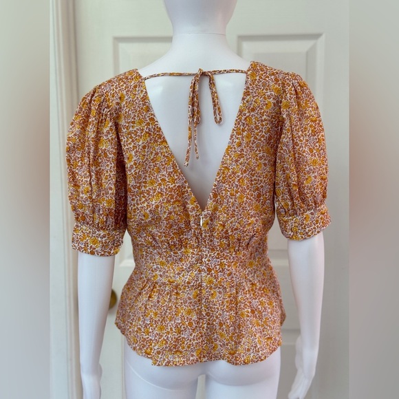 J.Crew Puff-sleeve V-neck Top in Scattered Blooms size 4 - Picture 3 of 10